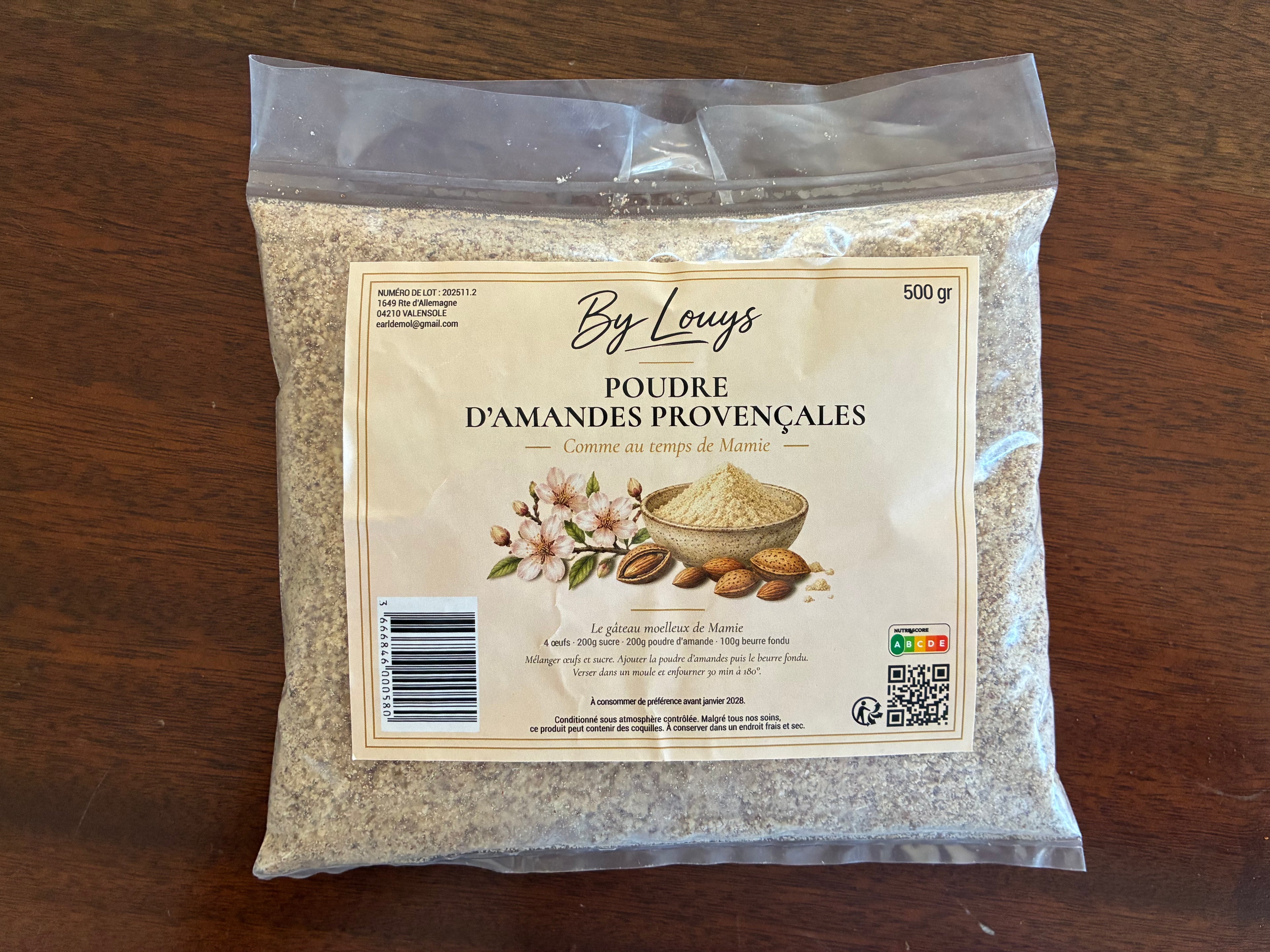 Sachet de 500 g de poudre d'amandes provençales By Louys, étiquette Comme au temps de Mamie
