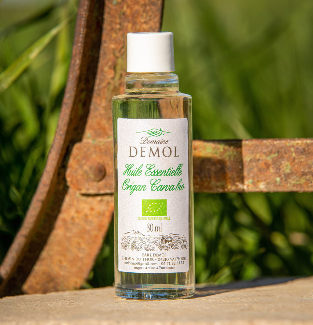 Flacon d'huile essentielle d'origan BIO 30 ml du Domaine Demol, distillée à Valensole
