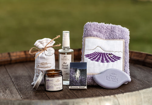 Coffret Instant Provence By Louys : bougie, sachet de lavande, eau de lavande, serviette et savon
