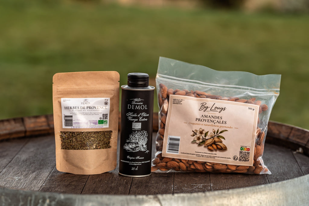Coffret Le Goût du Sud du Domaine Demol : herbes de Provence, huile d'olive et amandes provençales